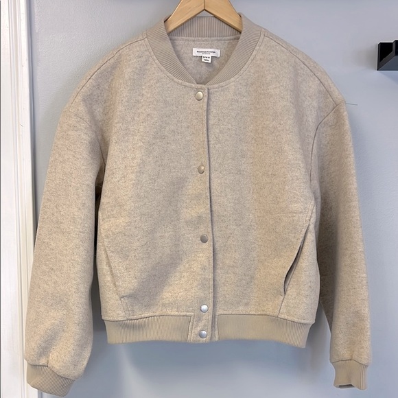 beachlunchlounge Jackets & Blazers - Cream Crop Varsity Style Jacket Beachlunchlounge Sz M